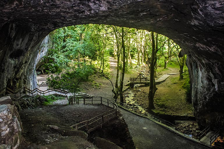 cuevas de zugarramurdi atracción turística akelarres