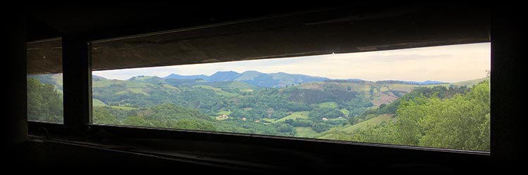 vistas del valle de baztán desde las habitaciones de la casa rural para grupos Landaburu Borda